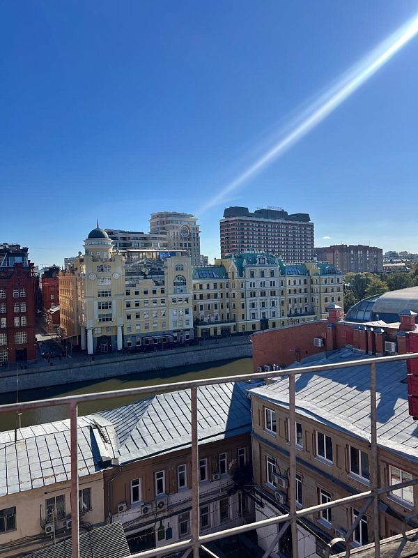 Видовой офис с собственной террасой