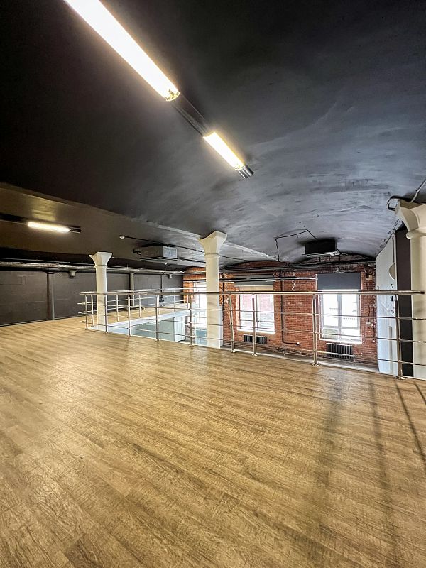 Аренда офиса в „Красном Октябре“: 271,2 кв. м, 2 уровня, высота потолков 5 м — ваш статусный офис в сердце столицы