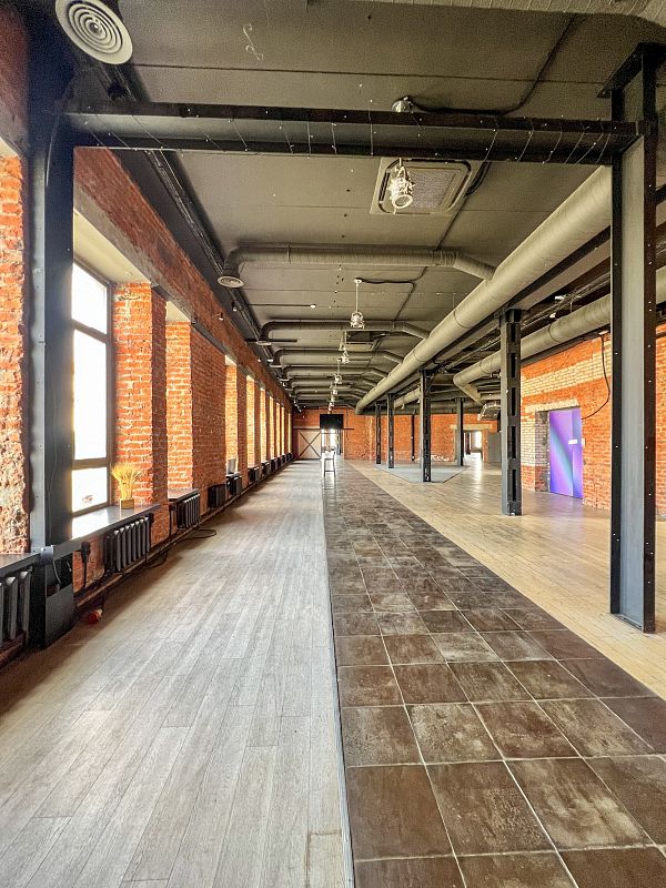 Уникальный лофт с видом на Москву-реку и Храм Христа Спасителя