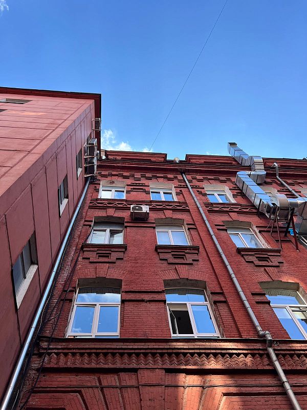 Уютный офис на 1 этаже с видом во внутренний двор АРТ кластера